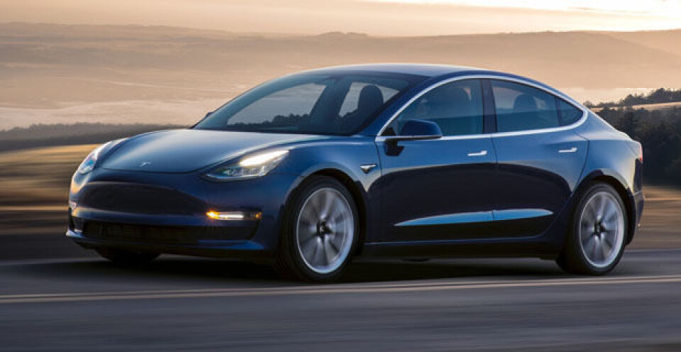 Lesestoff mens du venter på Model 3