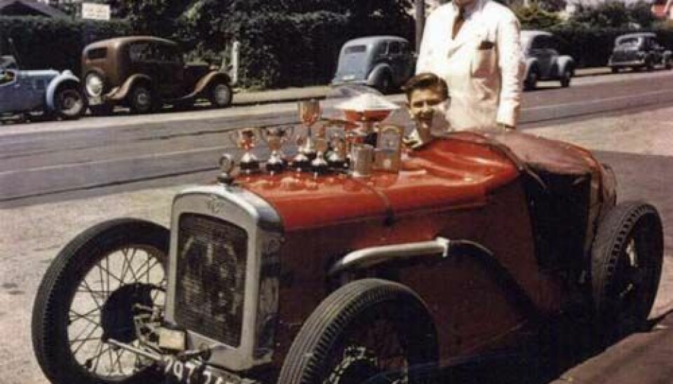 Bruce McLaren med far & Austin Seven Ulster
