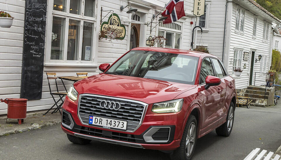 TEST: Audi Q2. Foran favoritthotellet i Sogndalstrand helt sør i Rogaland.