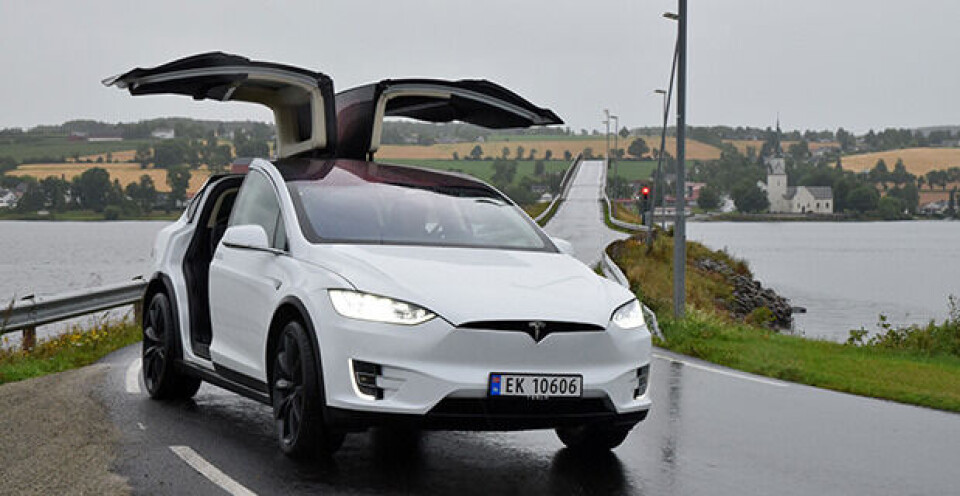 Tesla brøyter seg fram