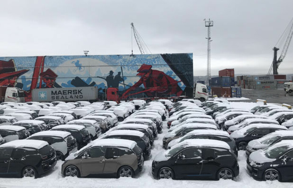 I desember 2018 kom den største leveransen av BMW i3 til Norge. Hele 572 nye BMW i3 rullet ut fra ett og samme skip på kaia i Drammen. (Foto: Dan Tore Rønningen / Auto Transport Service AS)