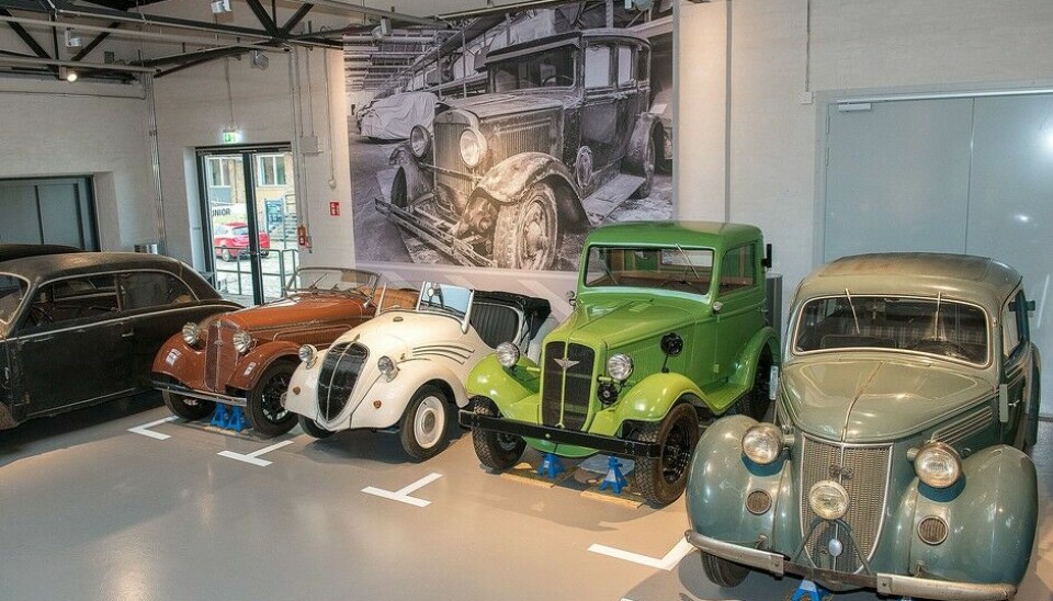 Deutsches TechnikmuseumI tillegg til bilene inneholder utstillingen gamle sort/hvitt bilder (Foto: Clemens Kirchner)