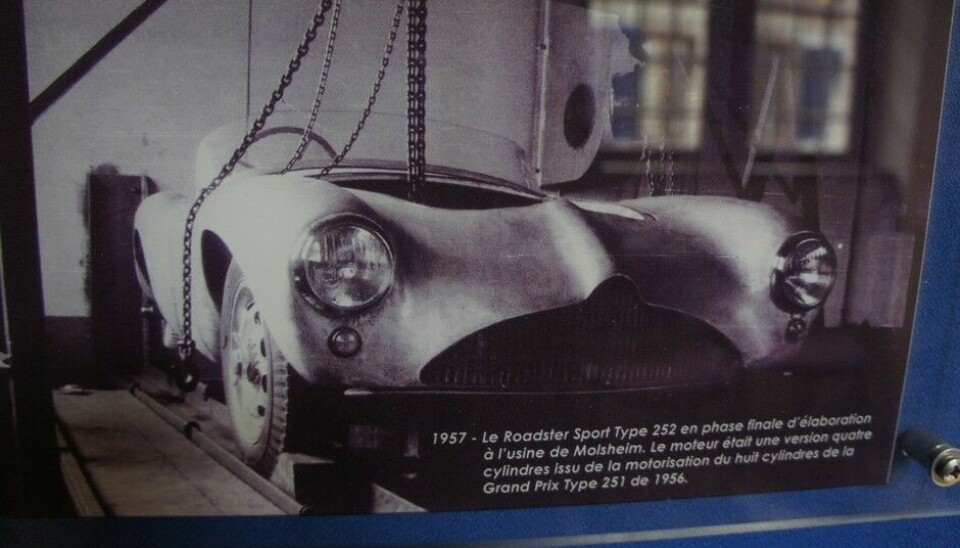Bugatti fra en annen vinkelEn av krampetrekningene fra 50-årene