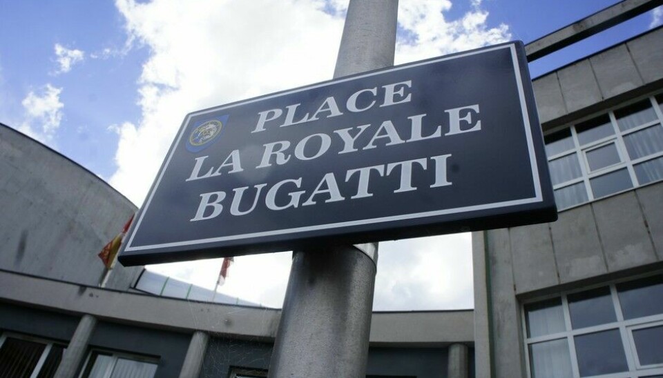 Bugatti fra en annen vinkelBugatti Royale-plassen er litt parkeringsplass ....