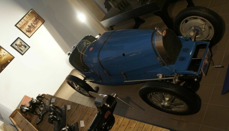 Bugatti fra en annen vinkelSå dukker det opp en Type 35 fra 1926