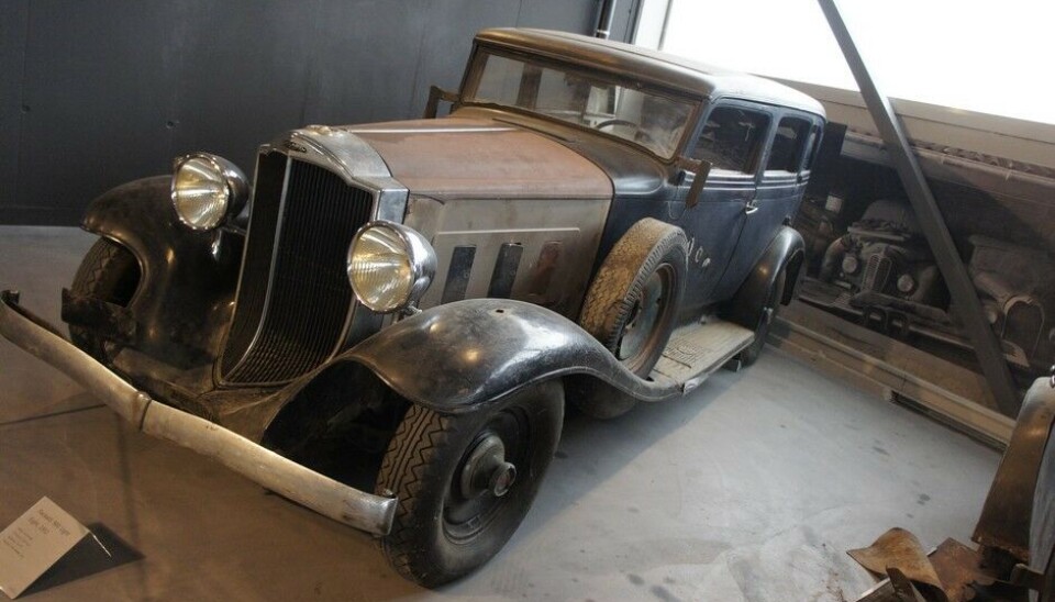 PantheonEn slik imponerende grill må være amerikansk. Packard 900 Light Eight, fra 1932. PantheonEn slik imponerende grill må være amerikansk. Packard 900 Light Eight, fra 1932.