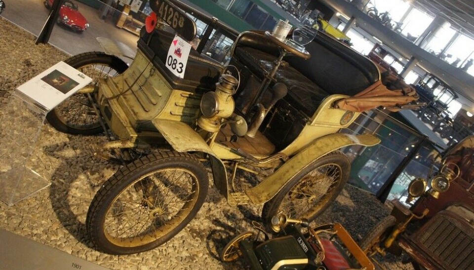 PantheonEn spennende de Dietrich Voiturette fra 1901. Året etter kom Ettoree Bugatti for å jobbe for dem. PantheonEn spennende de Dietrich Voiturette fra 1901. Året etter kom Ettoree Bugatti for å jobbe for dem.